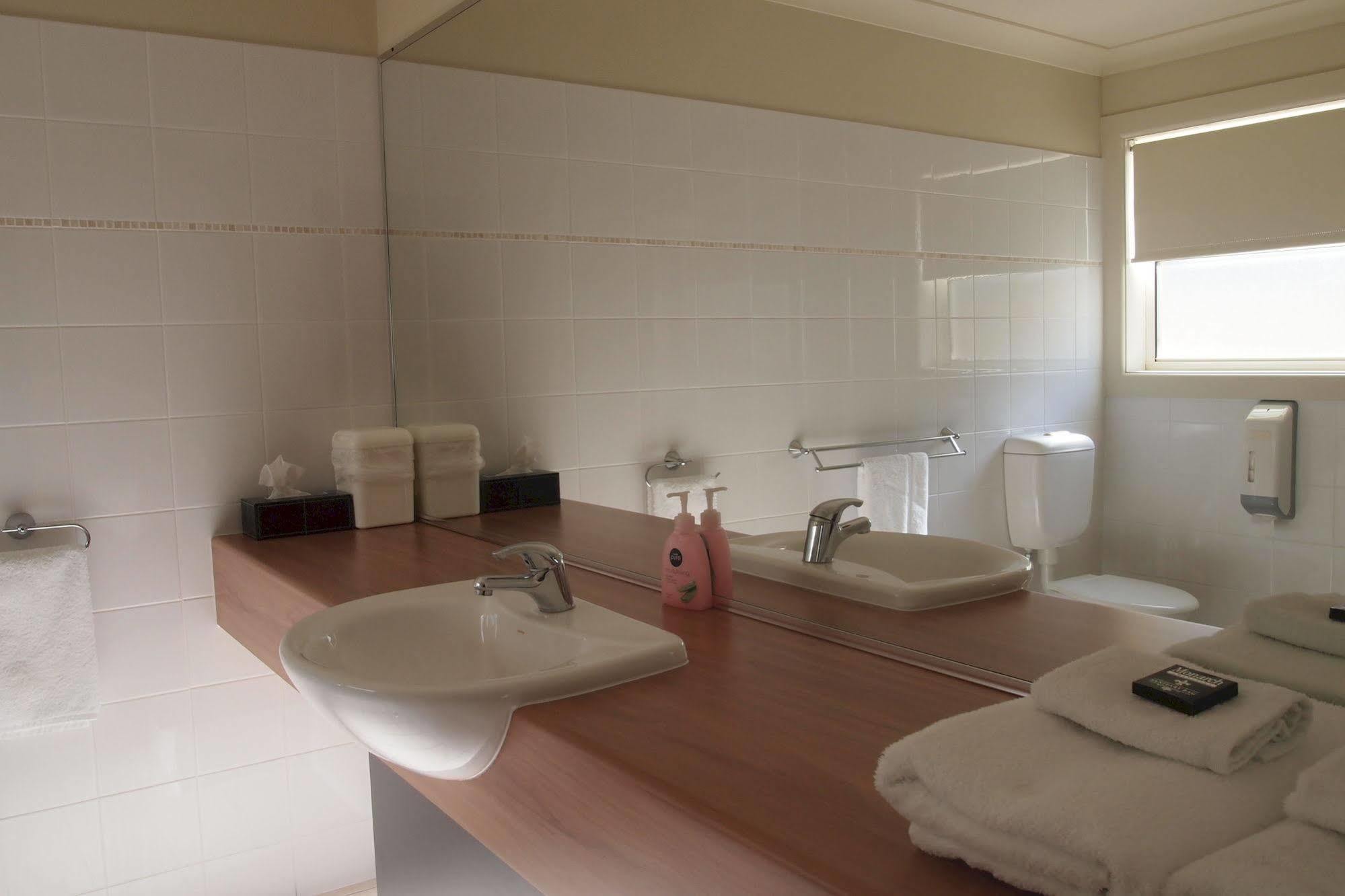 Alexander Cameron Suites Penola Dış mekan fotoğraf