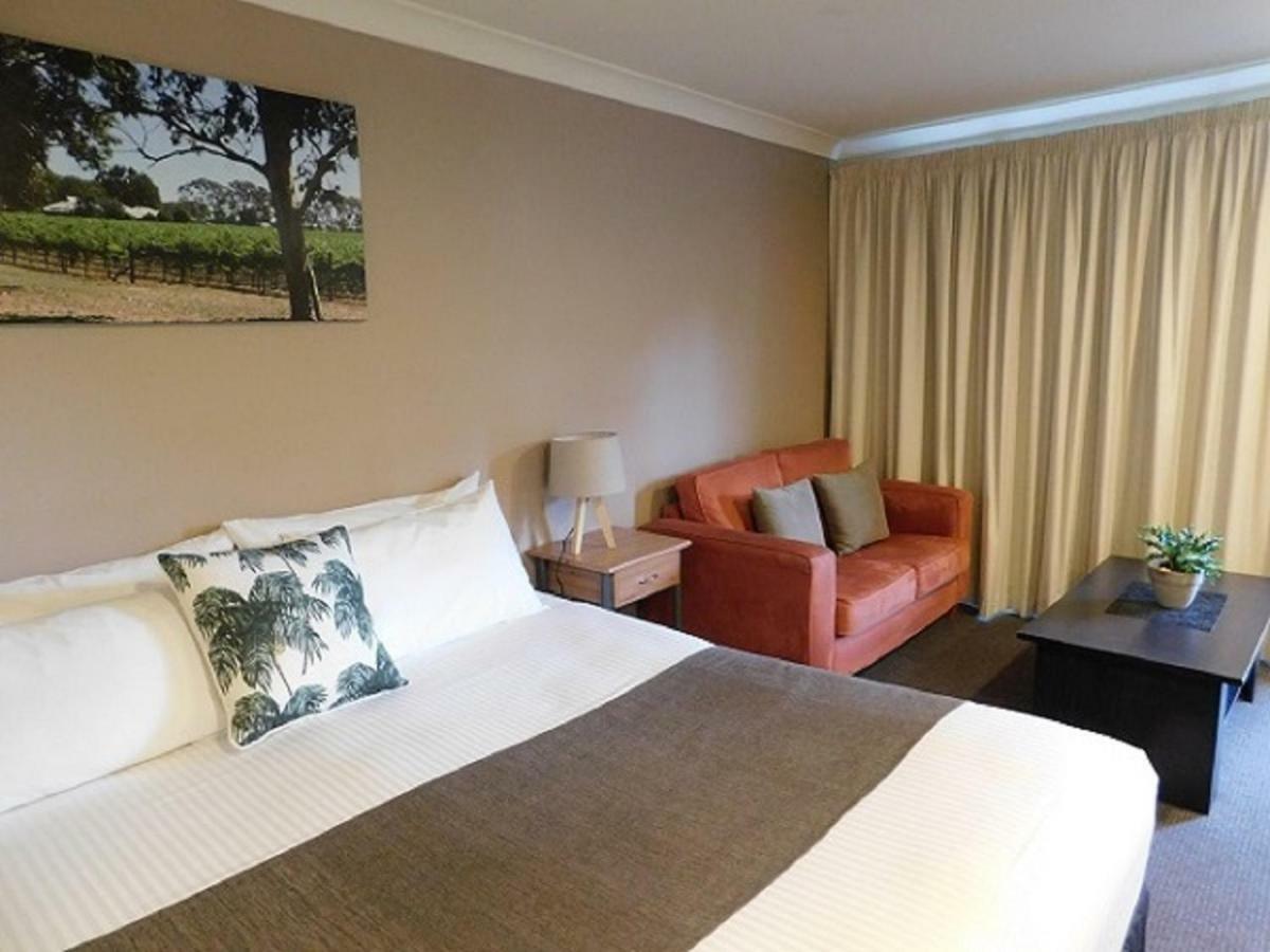 Alexander Cameron Suites Penola Dış mekan fotoğraf