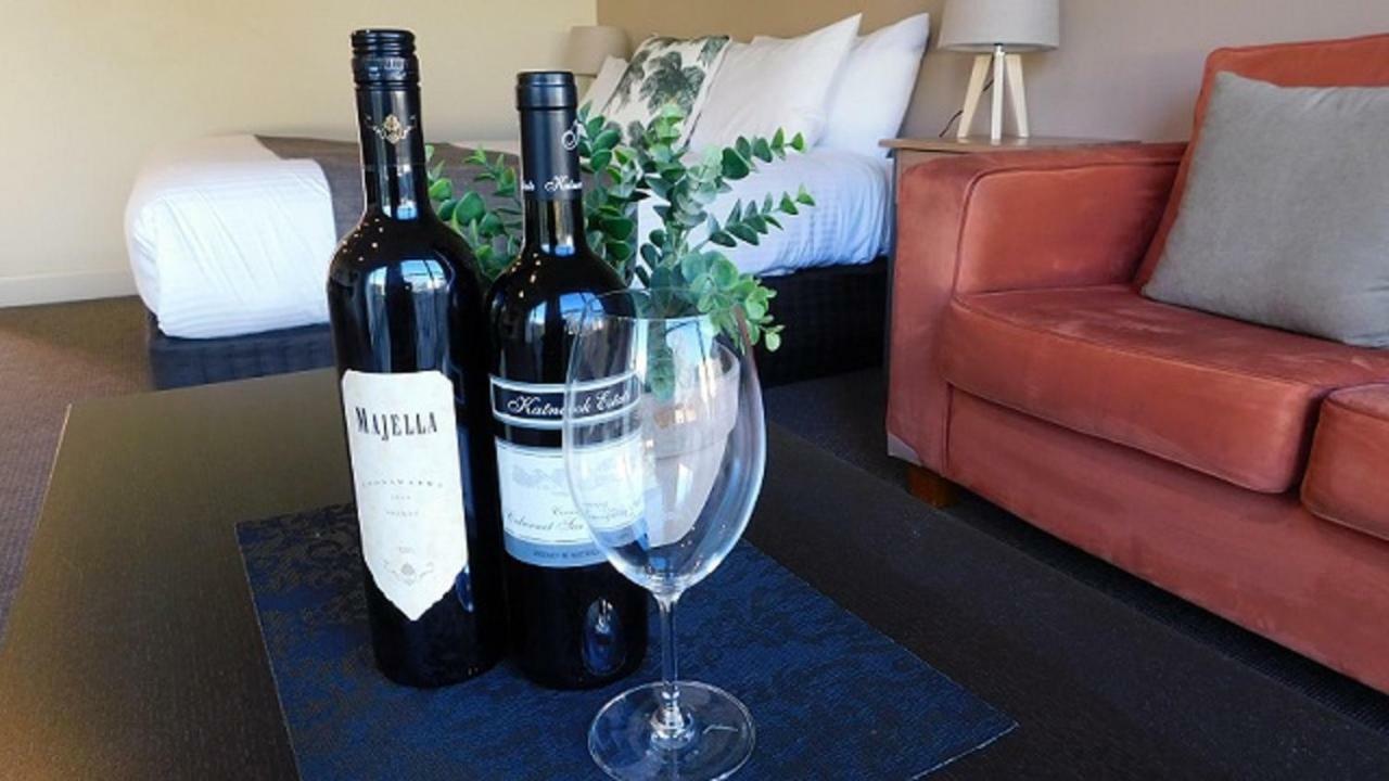 Alexander Cameron Suites Penola Dış mekan fotoğraf