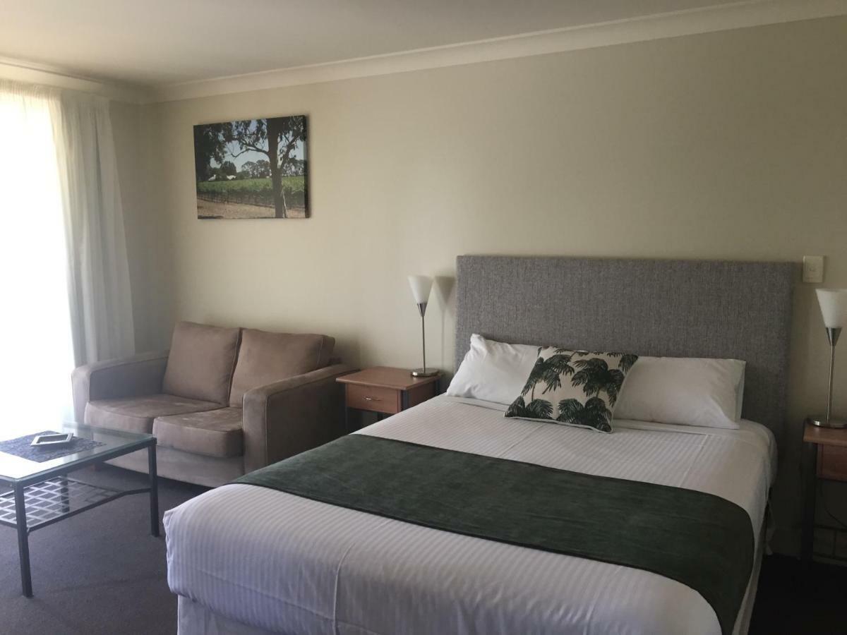 Alexander Cameron Suites Penola Dış mekan fotoğraf